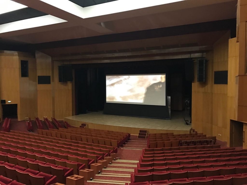 Best Vision Екран моторизований Hercules Tensioned